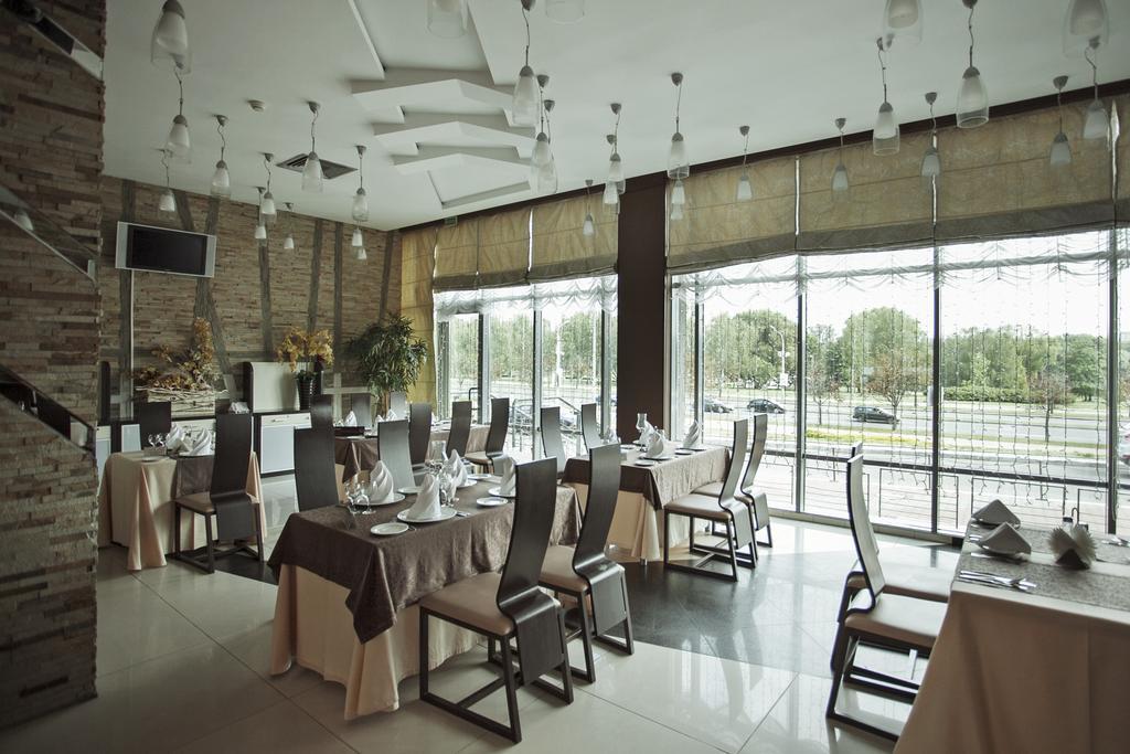 Victoria Hotel & Business Centre ミンスク エクステリア 写真