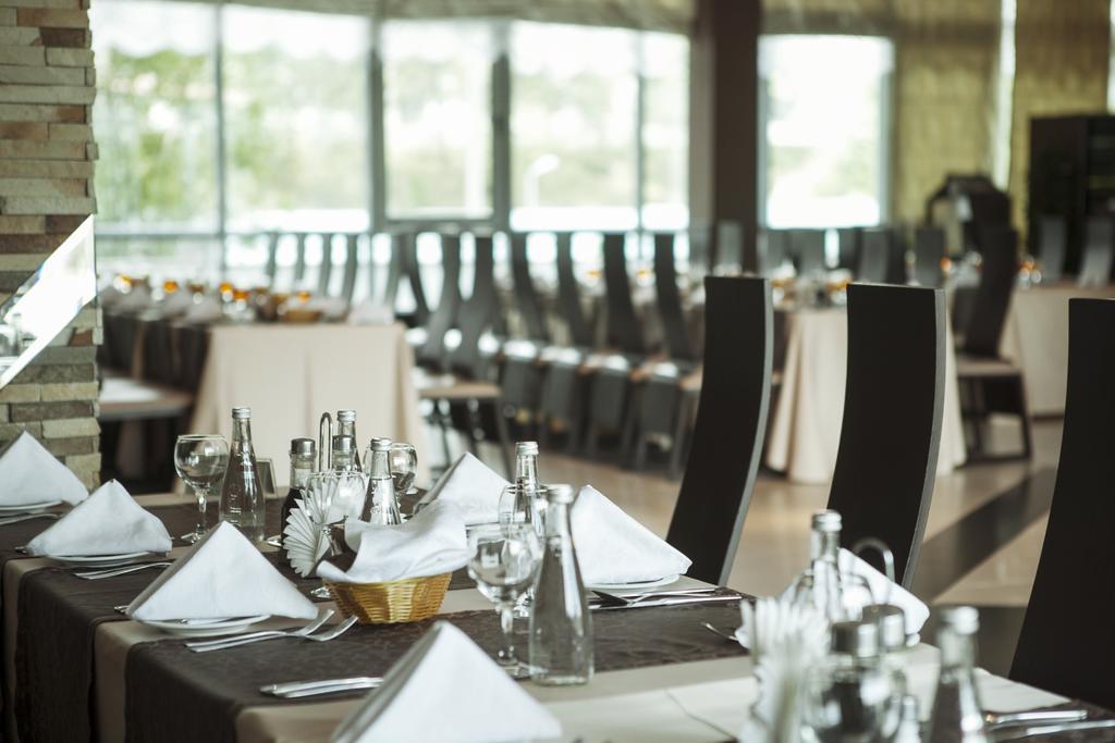 Victoria Hotel & Business Centre ミンスク エクステリア 写真
